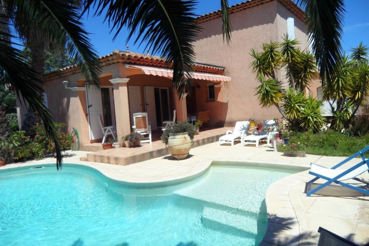 Mais 4 pièces piscine  6 couchages BORMES-LES-MIMOSAS
