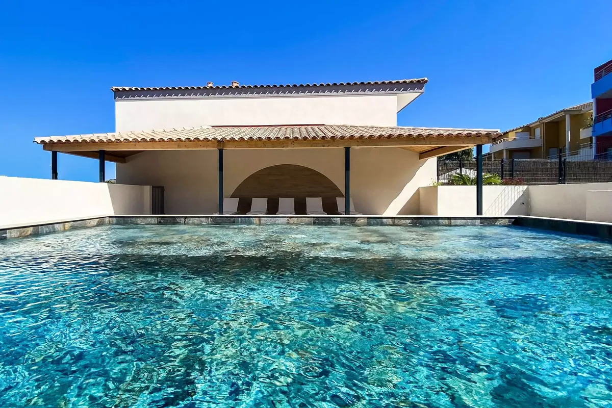 3 Pièces 6 Personnes