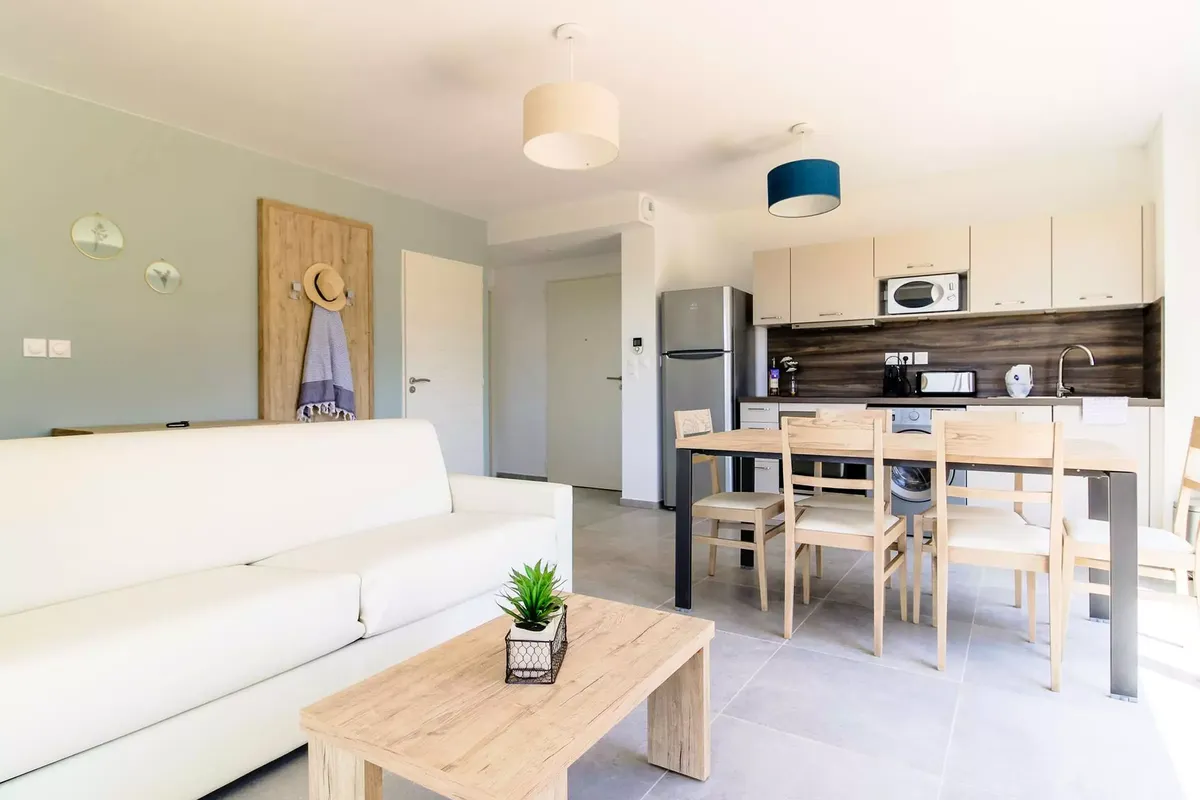 3 Pièces 6 Personnes