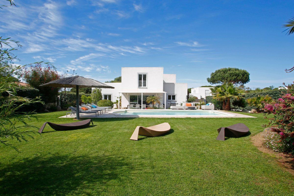 Maison Villa 4 Schlafzimmer, privater Pool Garten und Parkplatz