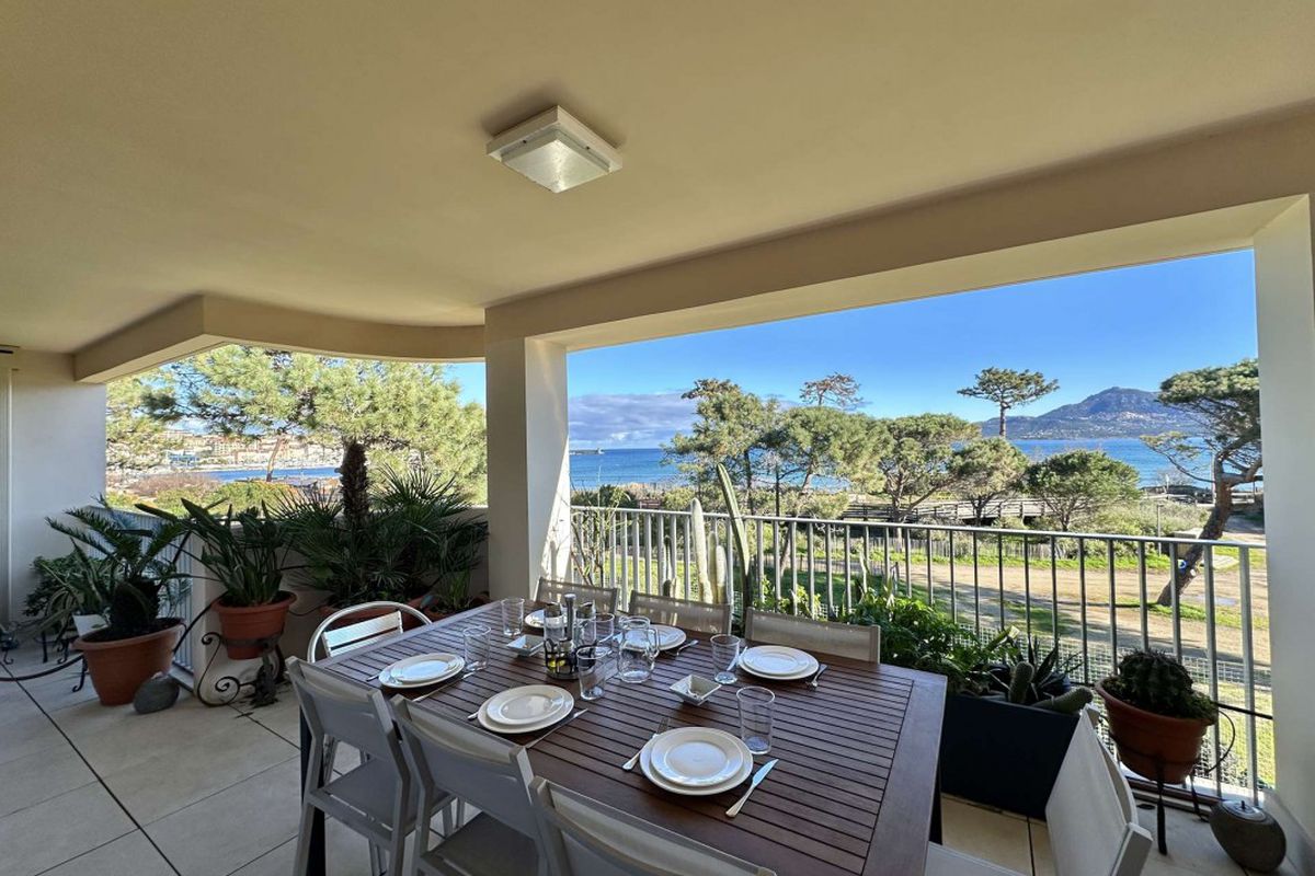 Appartement 3 pièces 6 couchages CALVI - Caroline 3