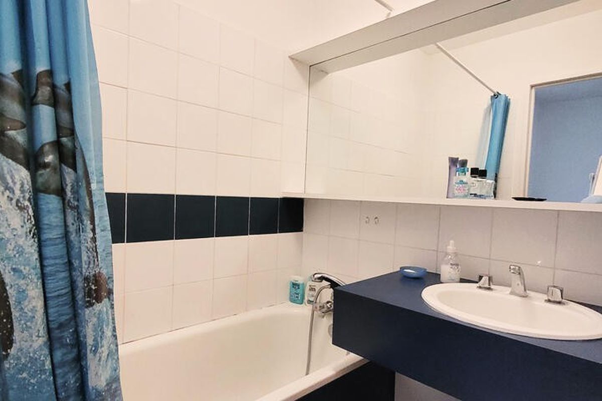 1 Pièce 5 Personnes