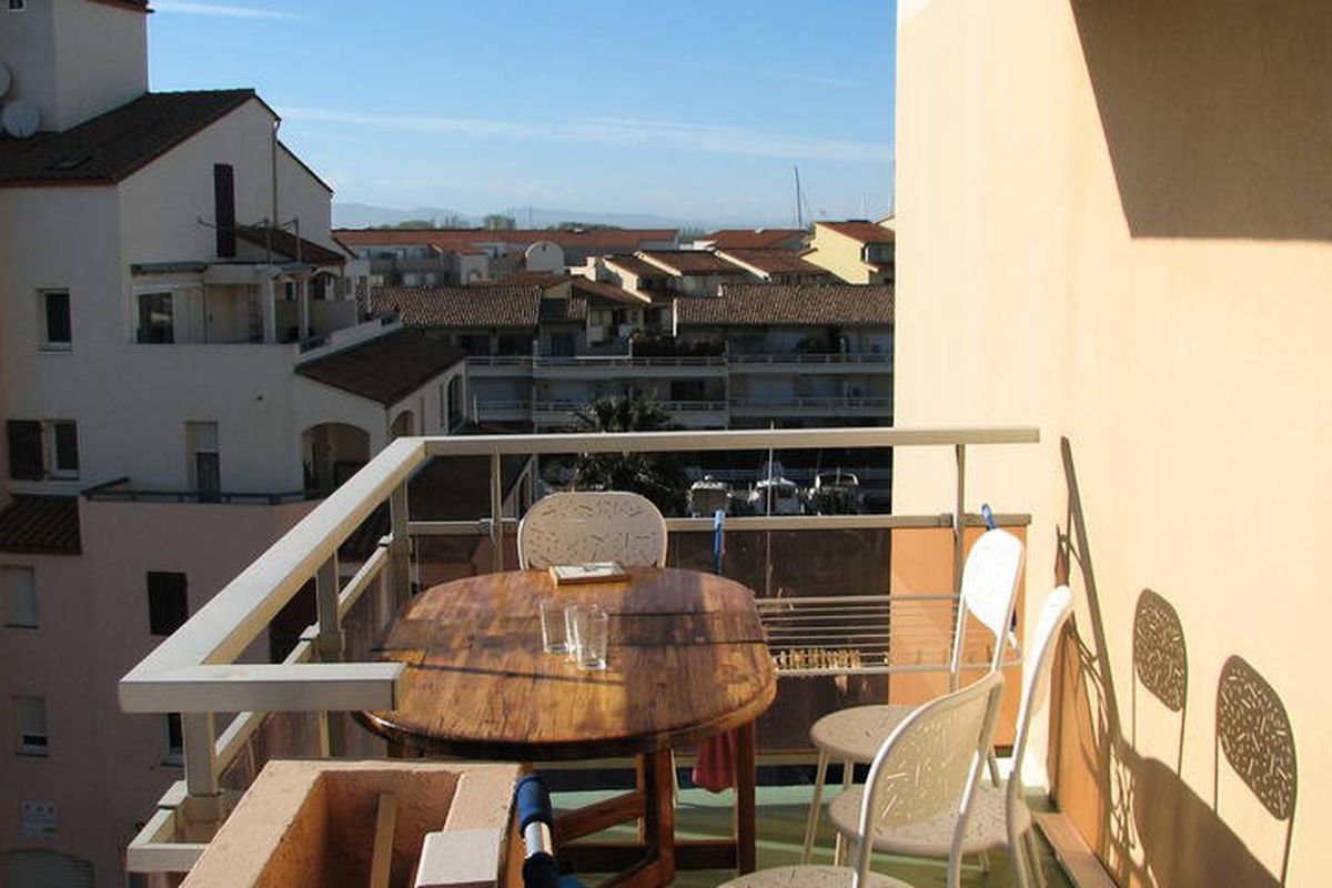 1 Pièce 4 Personnes