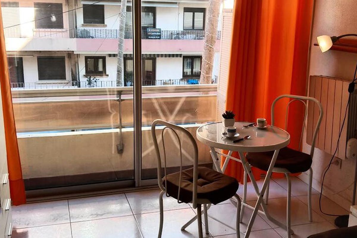 1 Pièce 4 Personnes