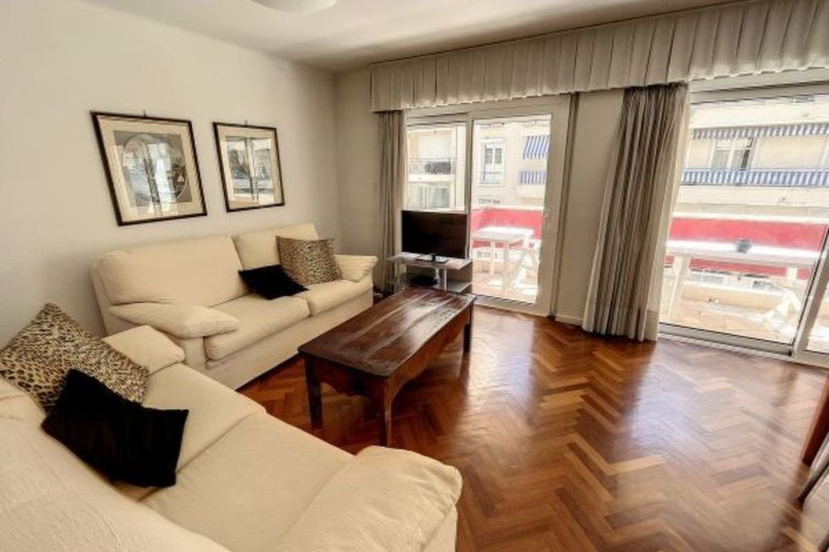 Appartement 1 bedroom Latour Maubourg 245