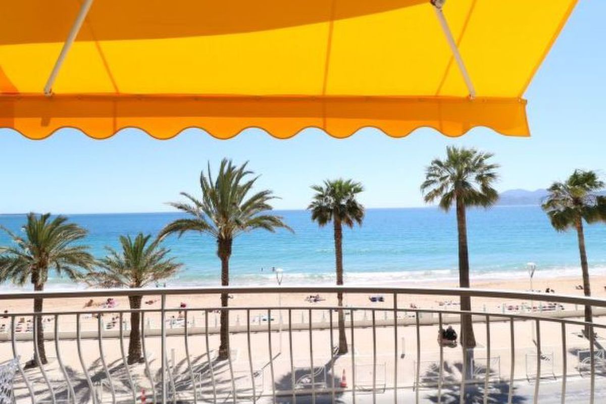 Appartement 3 bedroom facing the beach 401