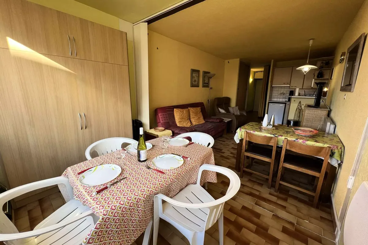 1 Pièce 4 Personnes