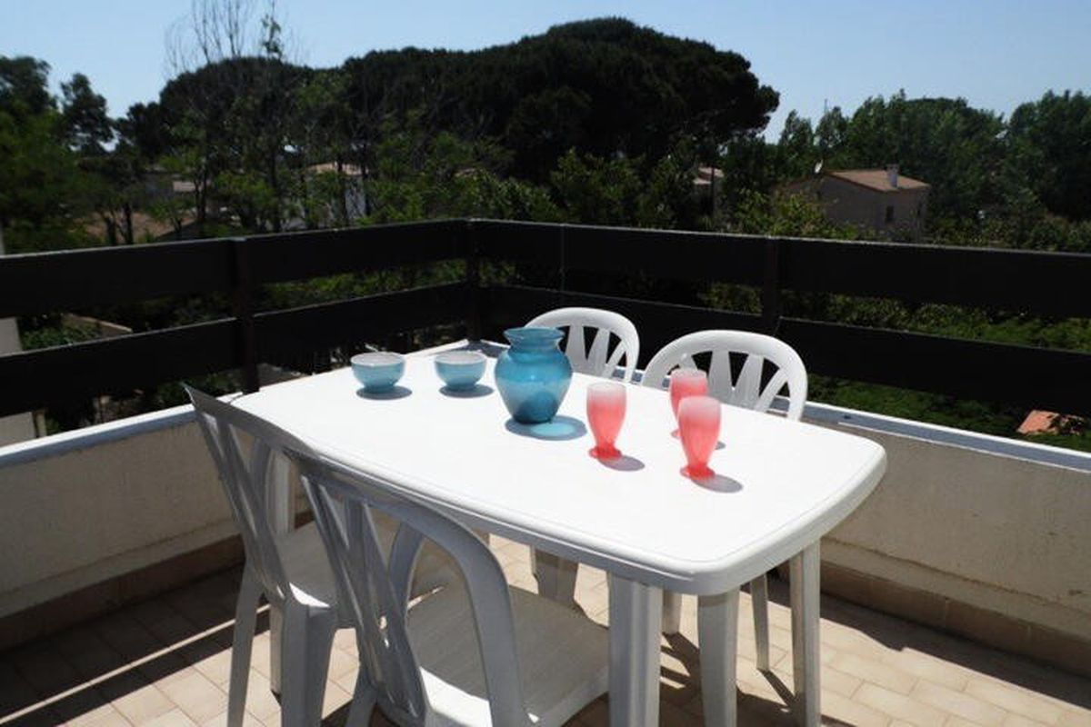 1 Pièce 4 Personnes