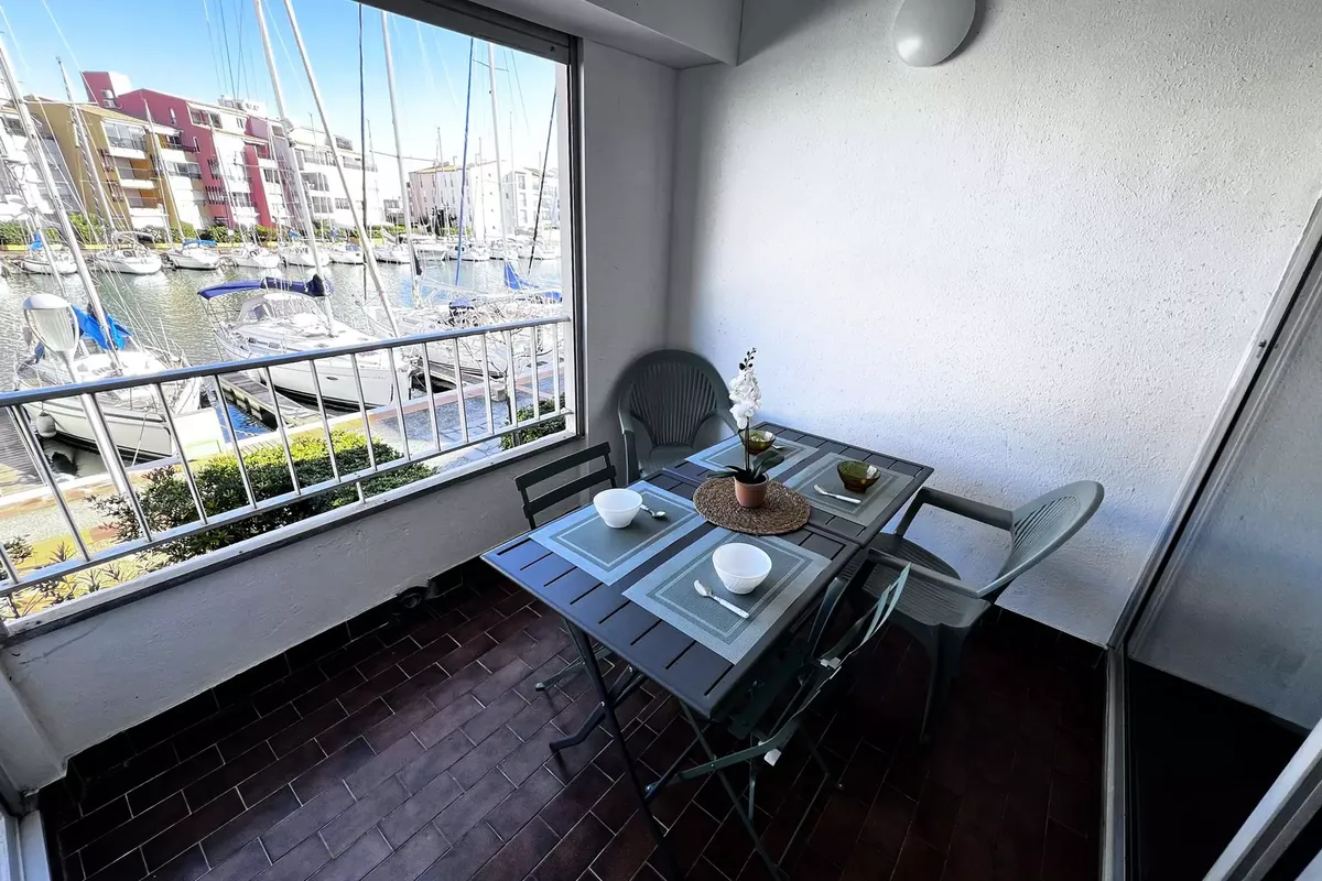 1 Pièce 4 Personnes