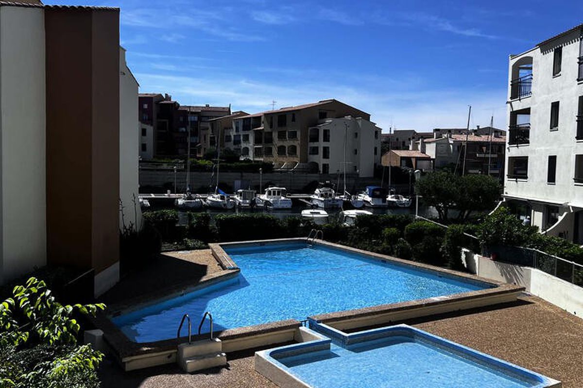 1 Pièce 4 Personnes