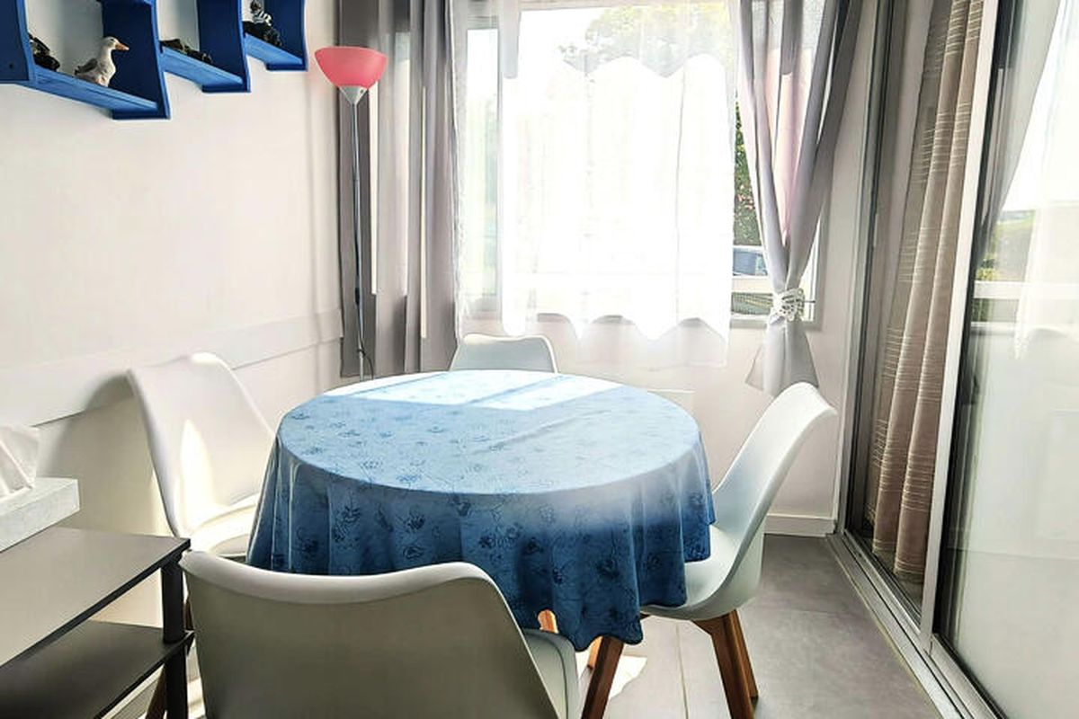 1 Pièce 4 Personnes