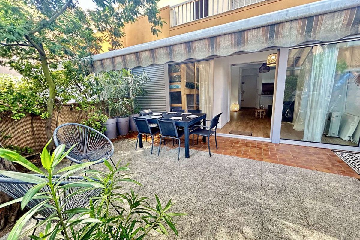 T2 + Cabine - 6 couchages - Cap d'Agde - Eureka