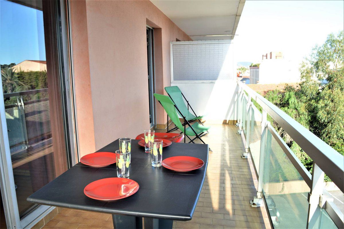 APPARTEMENT 2 PIECES POUR 4 PERSONNES A CAVALAIRE - Beausoleil