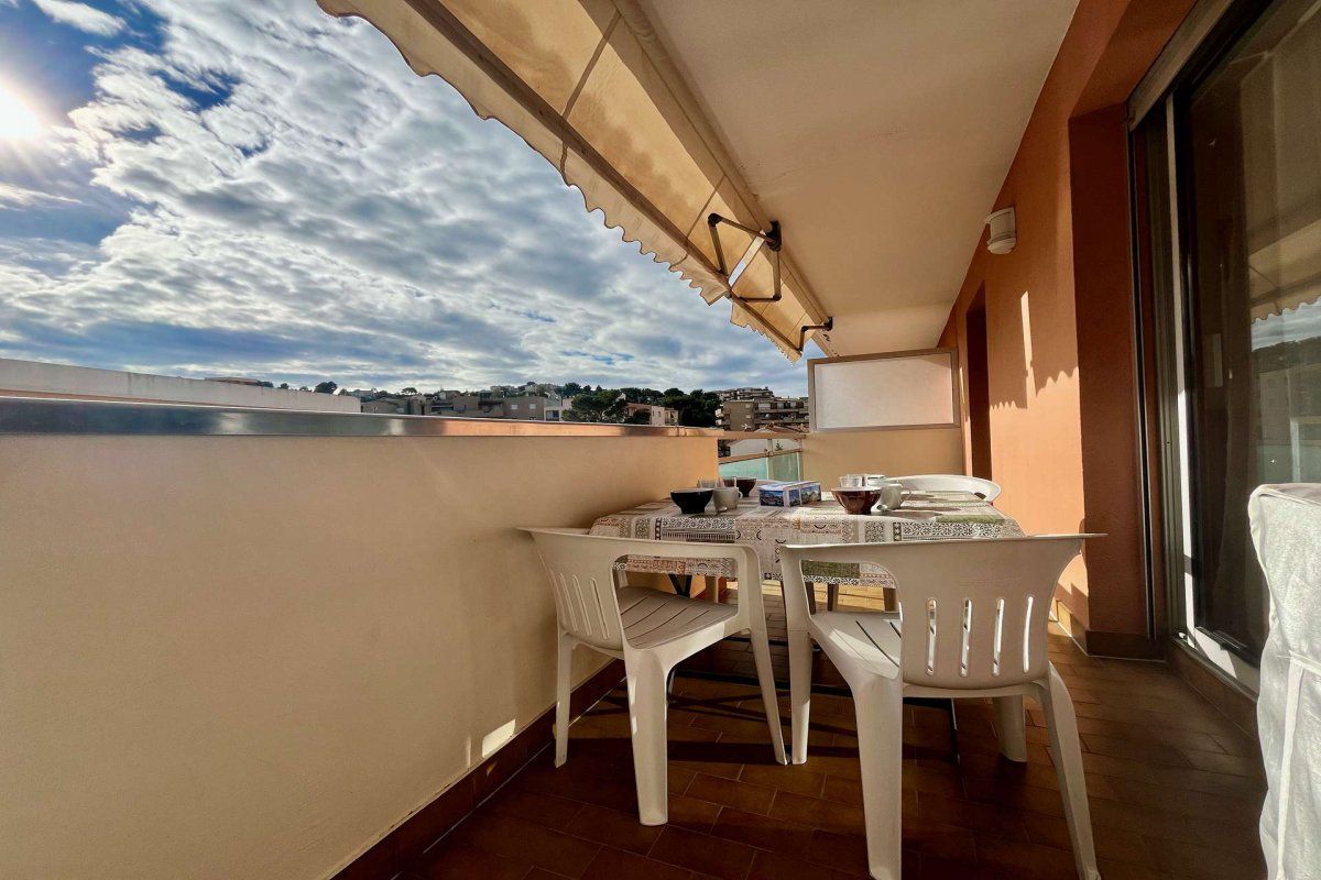 APPARTEMENT 2 PIÈCES POUR 4 PERSONNES CAVALAIRE - Beausoleil