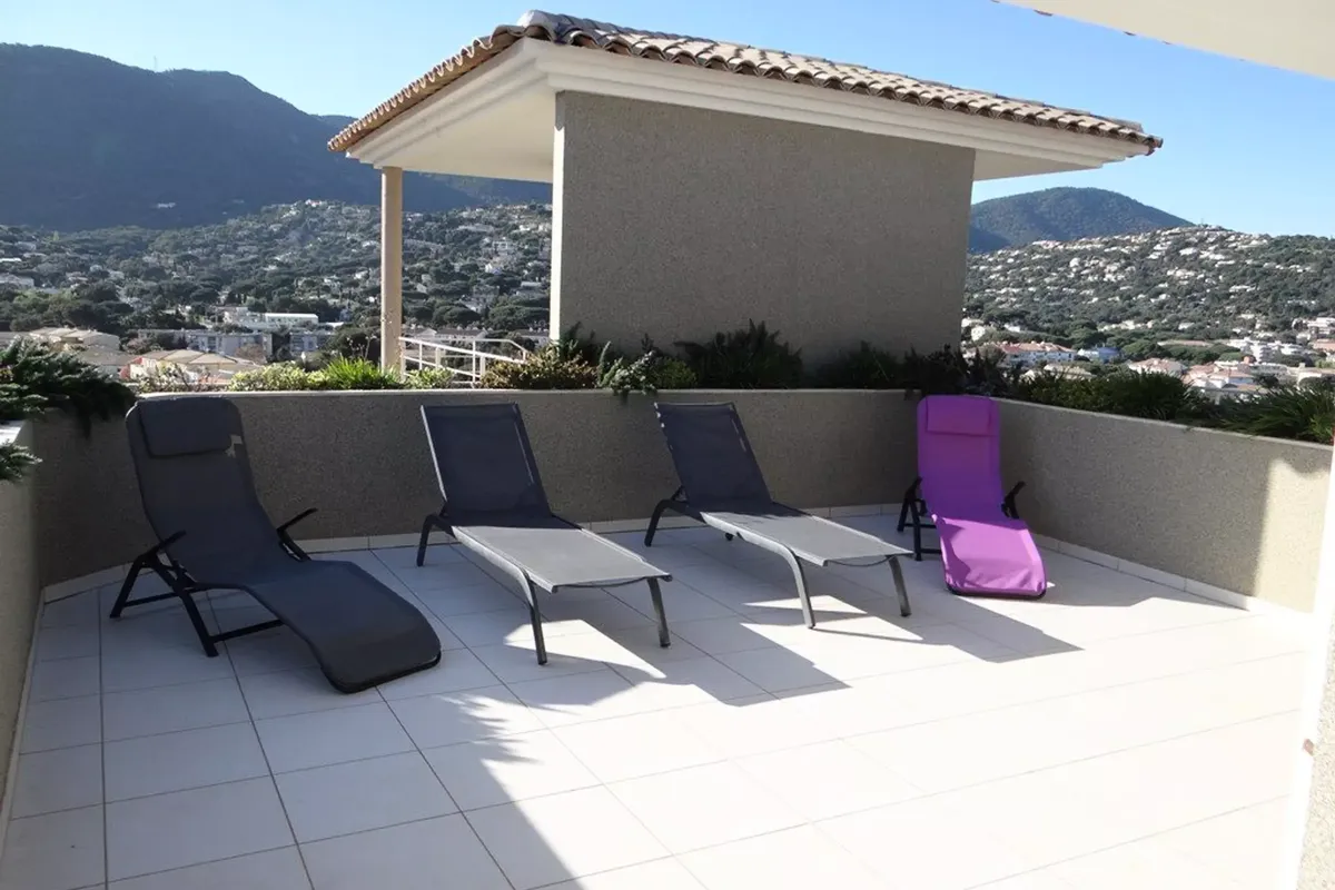 3 Pièces 6 Personnes