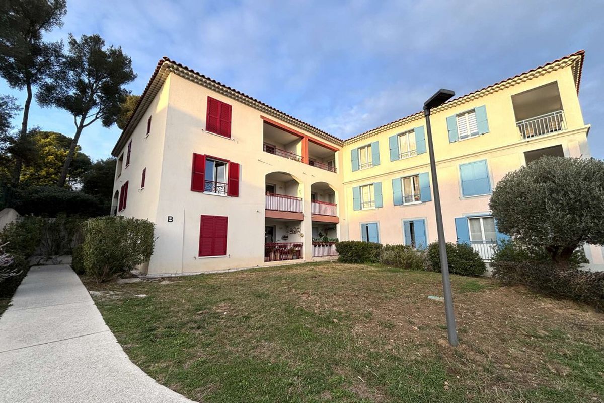 APPARTEMENT 3 PIÈCES - 4 COUCHAGES CAVALAIRE SUR MER - Le domaine