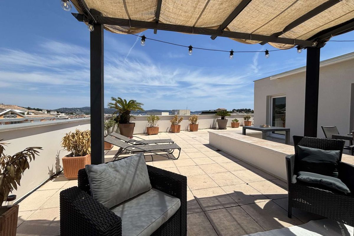 Appartement rooftop vue mer - 3 pièces, 4/6 couchages, Cavalaire-sur-Mer - Ancre bleue