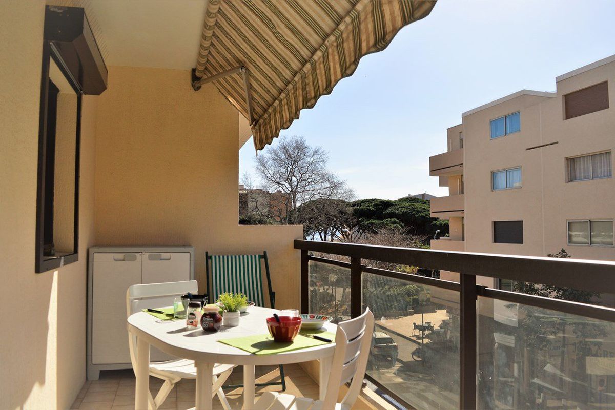 Appartement 2 pièces coin nuit 4 couchages LE LAVANDOU - Saint james