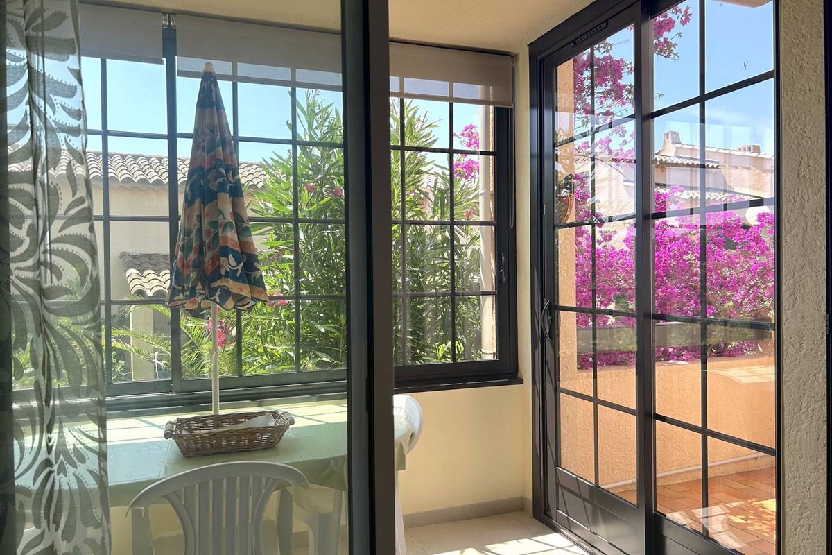 Appt 2 pièces 4 couchages LE LAVANDOU - Hubac bleu