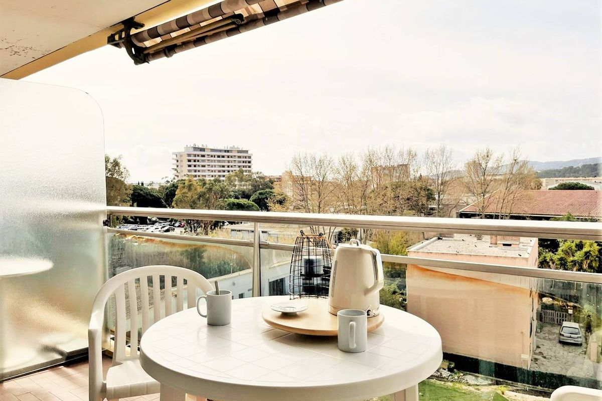 Appartement 2 pièces 4 couchages LE LAVANDOU - Maupertuis