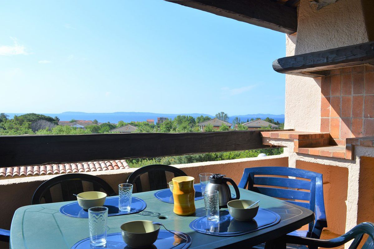 Appartement 2 pièces 4 couchages LE LAVANDOU - Hubac bleu