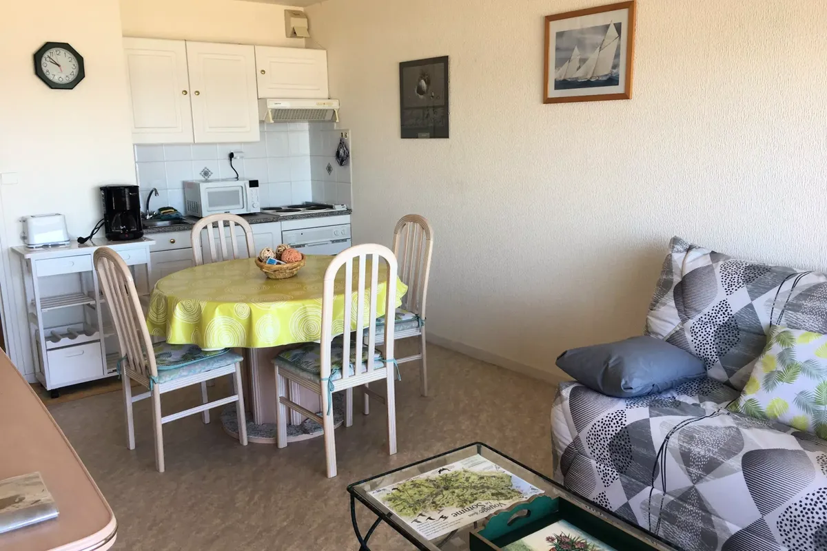 1 Pièce 4 Personnes