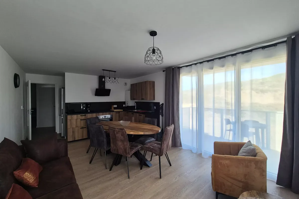 3 Pièces 6 Personnes