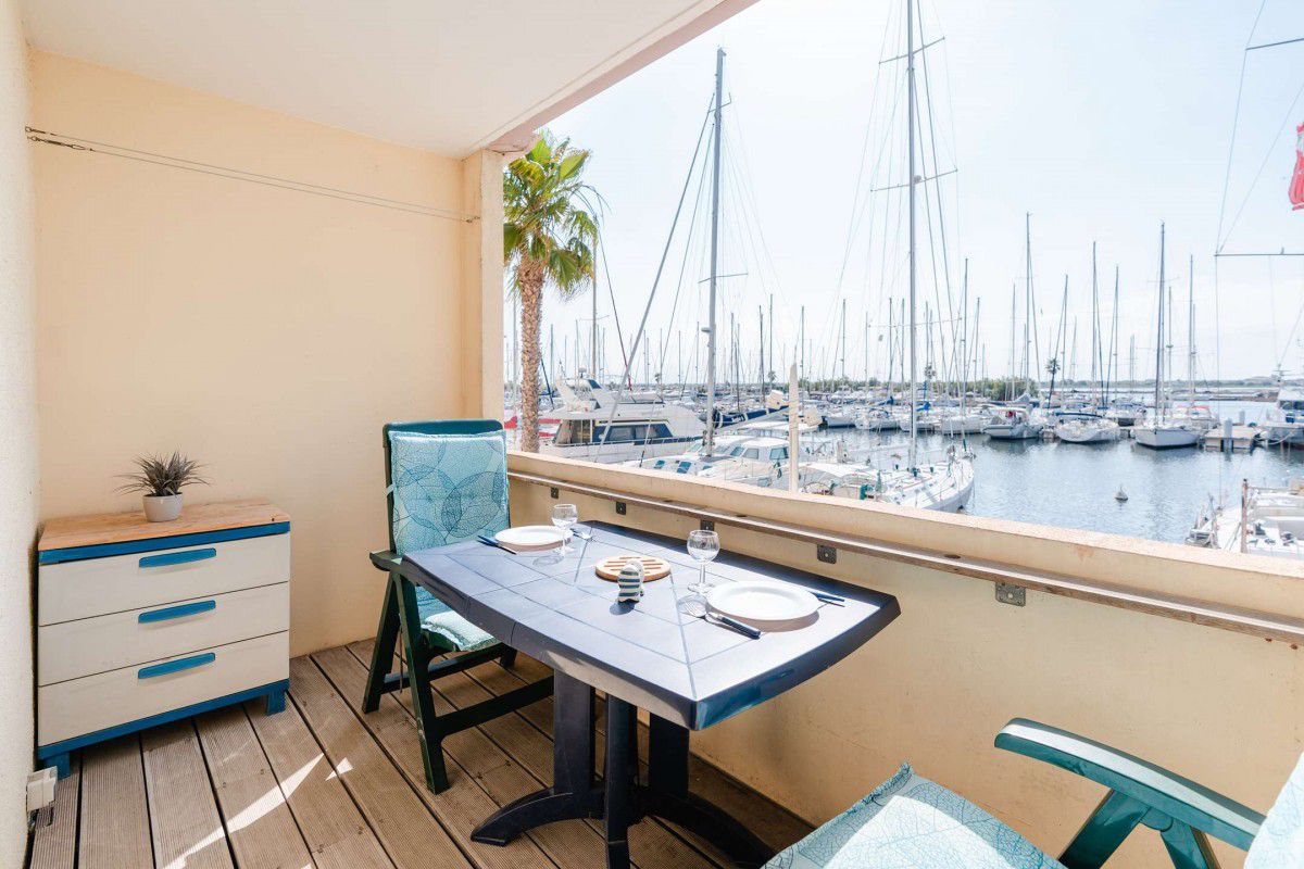 GV A151 Studio cabine avec piscine collective et vue port  - La grande voile