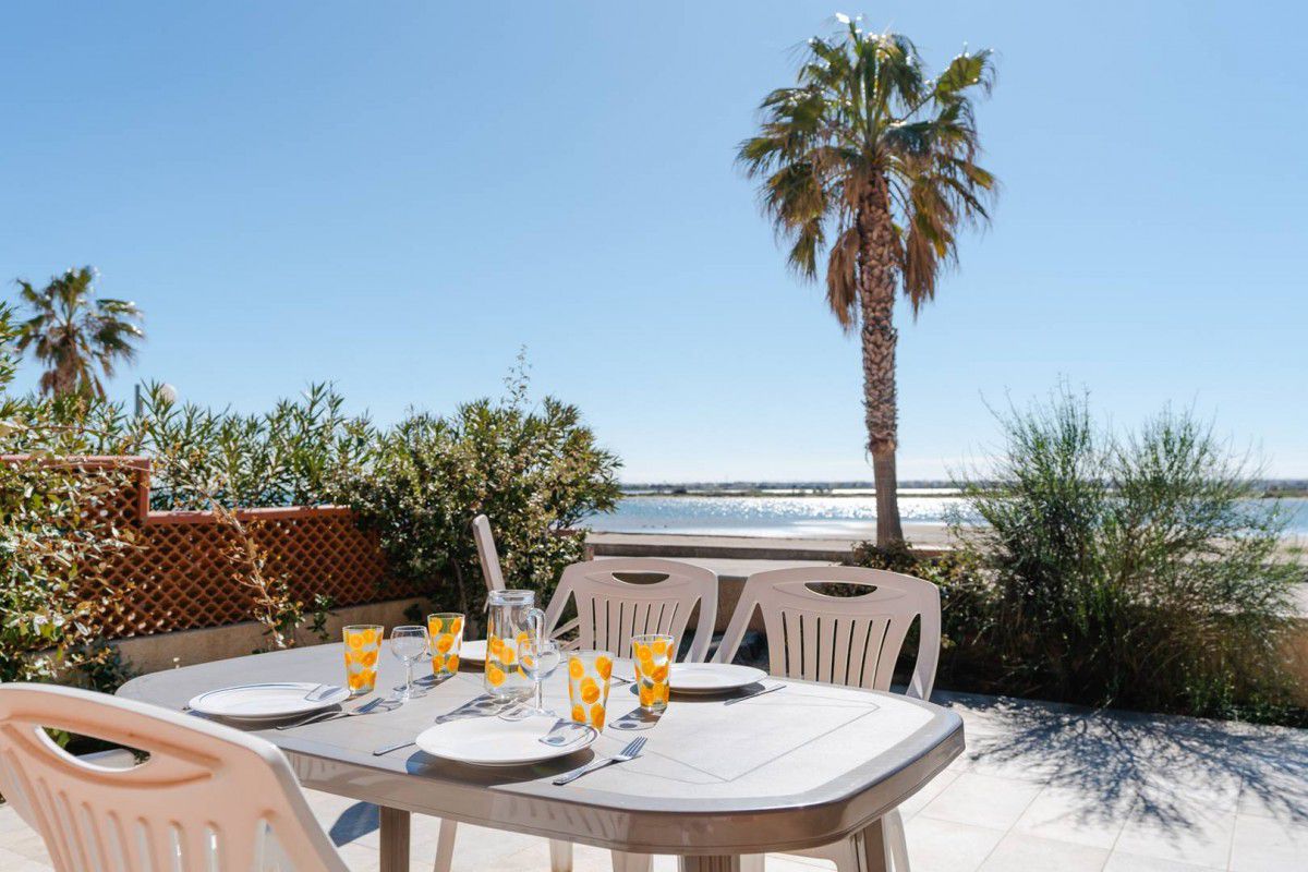 LB39 Pavillon climatisé face plage du Grazel dans résidence avec piscine - Le lagon bleu