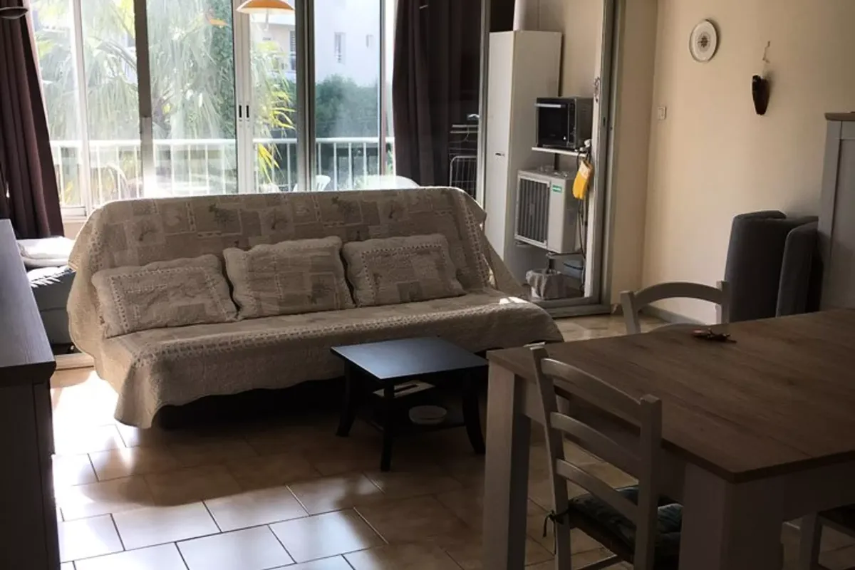 1 Pièce 4 Personnes