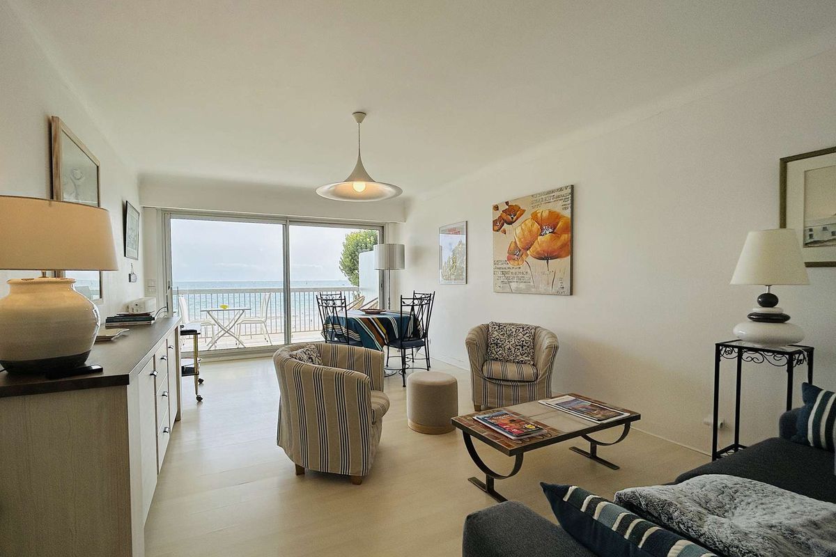 Appartement 2 pièces traversant - 3ième étage - 4 couchages  FACE MER LA BAULE - La coupole