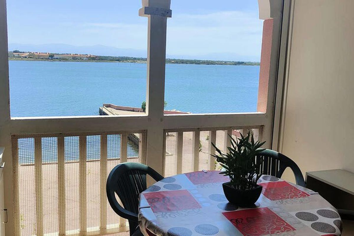 2 Pièces 6 Personnes