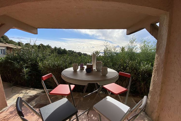 APPT STUDIO VUE MER - LA CORNICHE LES ISSAMBRES (83) - 4 COUCHAGES - La corniche