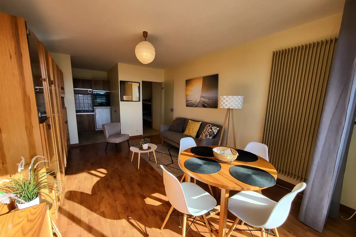 1 Pièce 4 Personnes