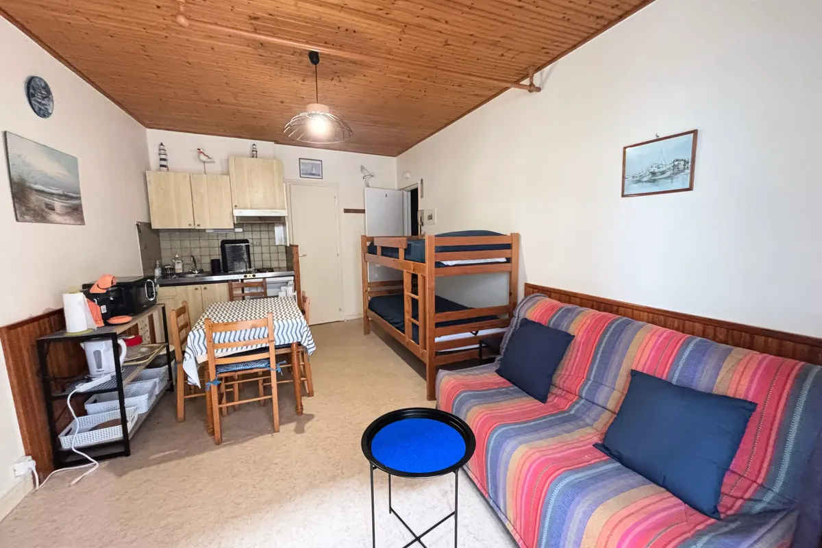 1 Pièce 4 Personnes