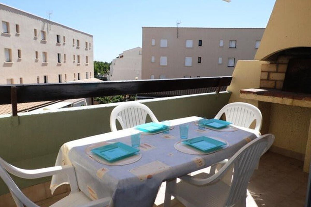 1 Pièce 6 Personnes