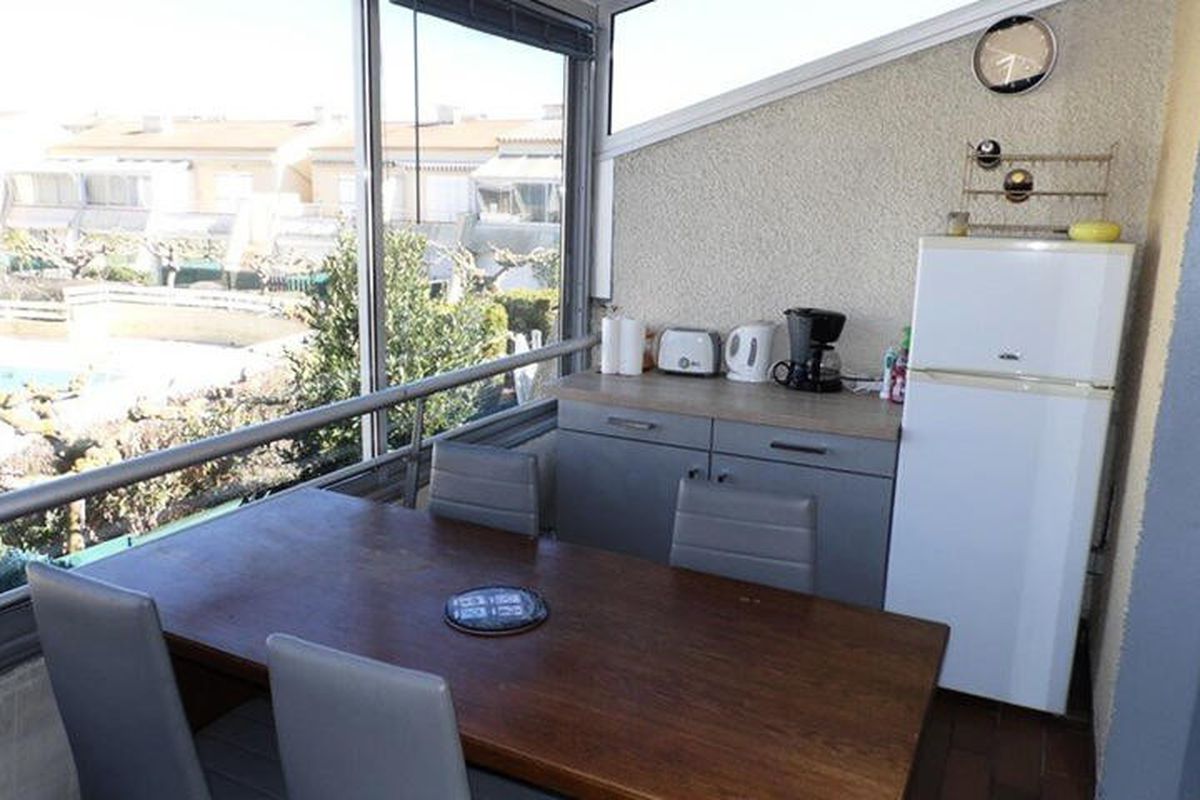 1 Pièce 6 Personnes