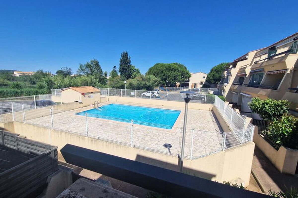 1 Pièce 4 Personnes