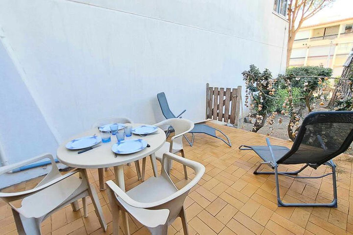 1 Pièce 4 Personnes