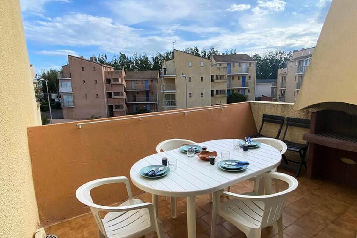 1 Pièce 6 Personnes