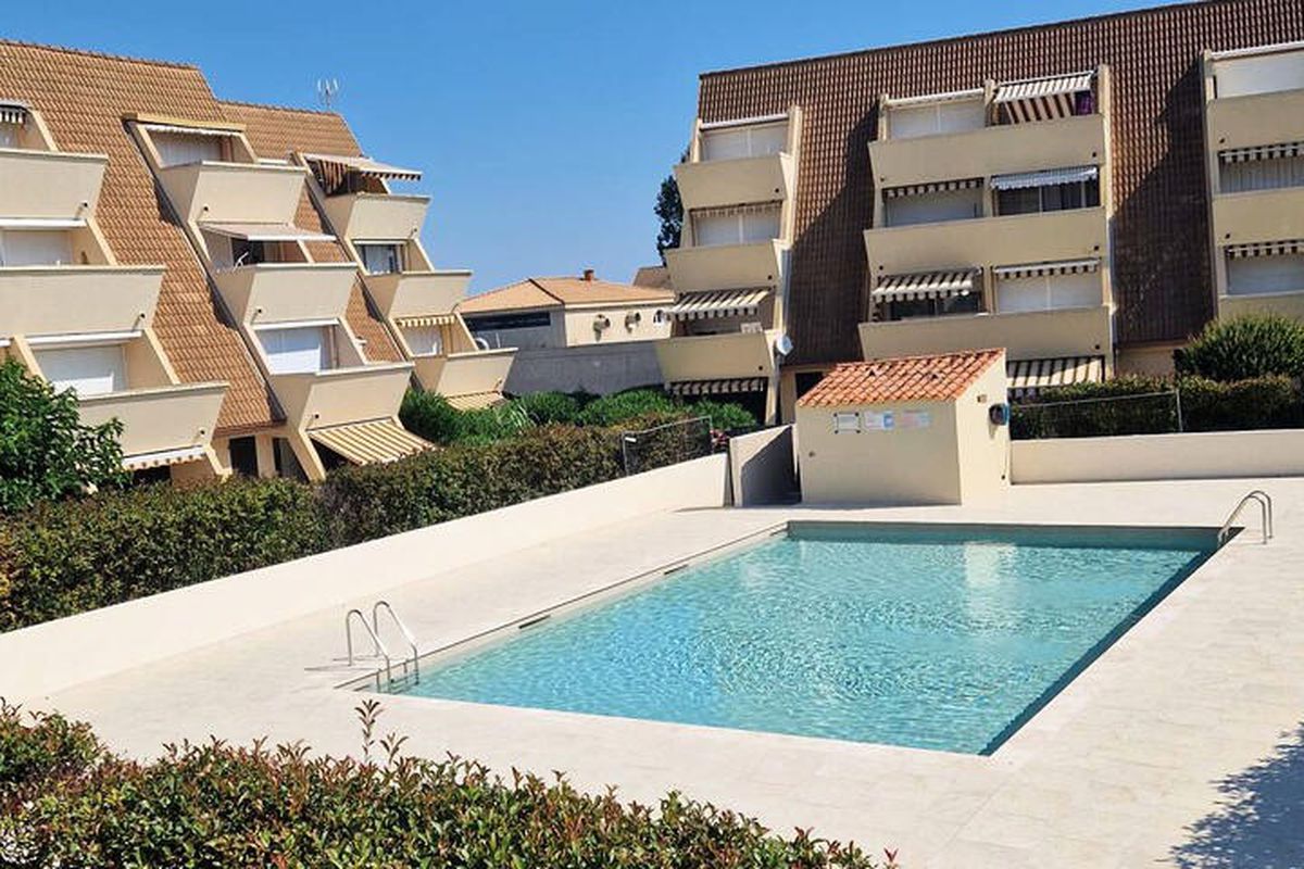 1 Pièce 4 Personnes