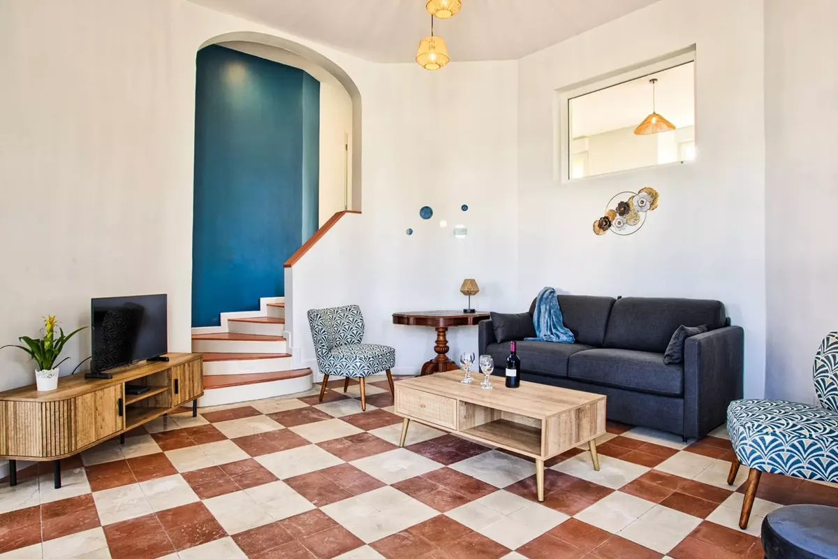 3 Pièces 6 Personnes