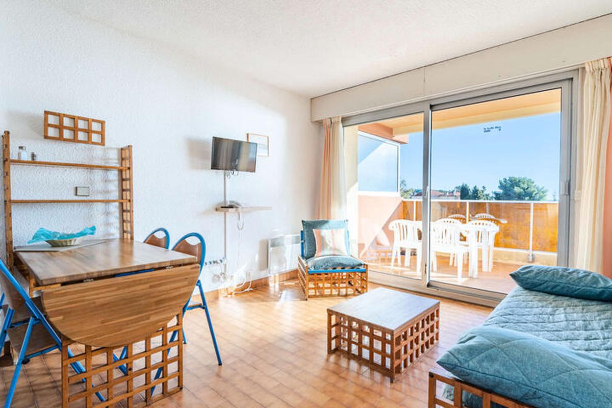 1 Pièce 4 Personnes