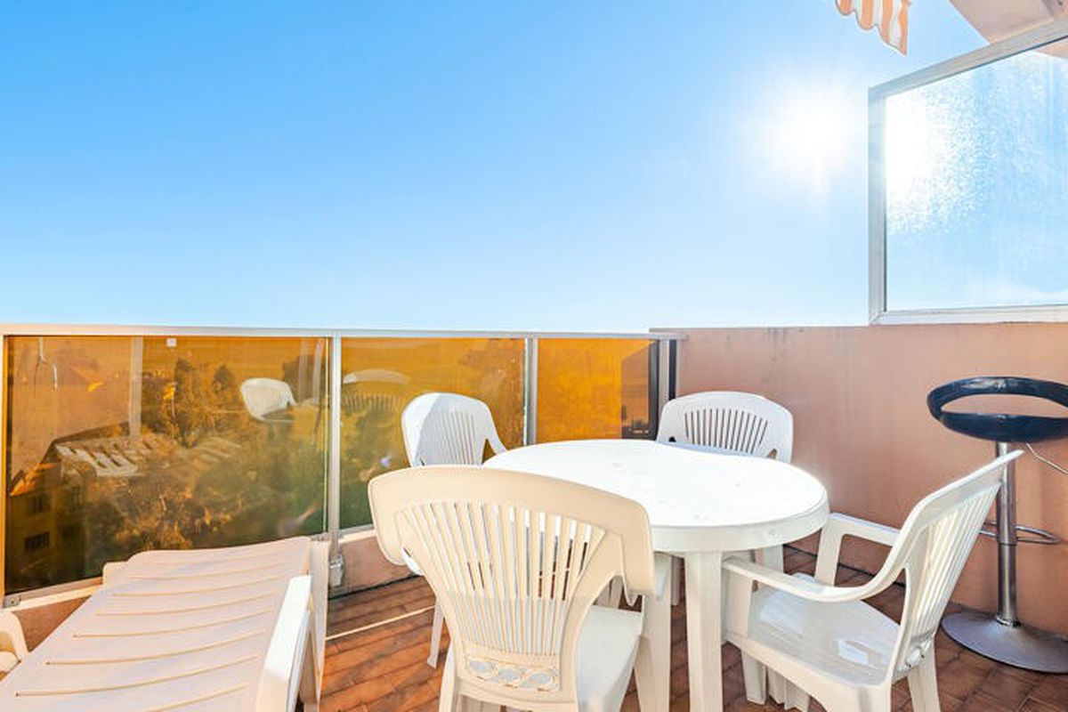 1 Pièce 4 Personnes