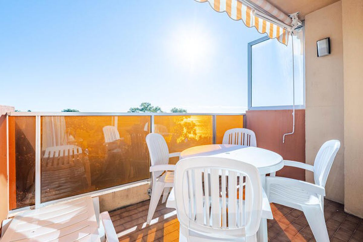 1 Pièce 4 Personnes