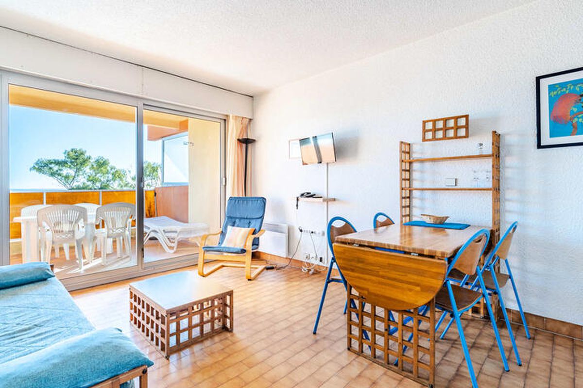 1 Pièce 4 Personnes