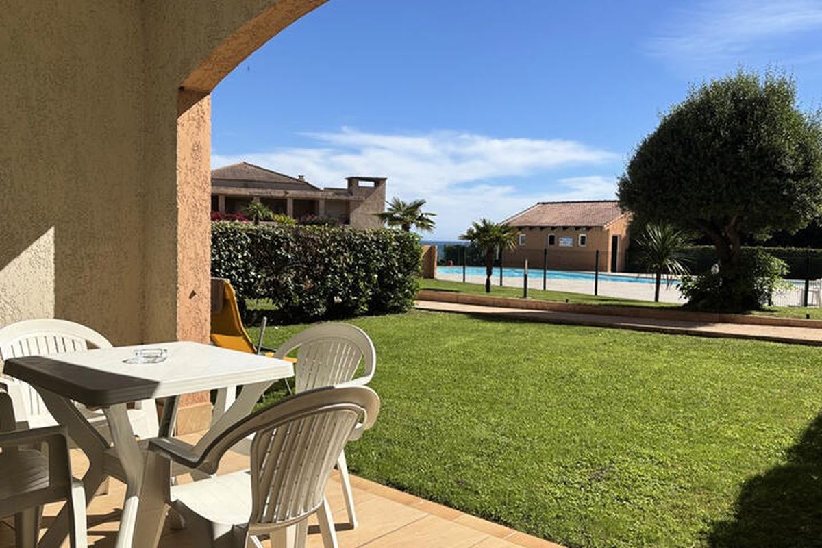 1 Pièce 4 Personnes