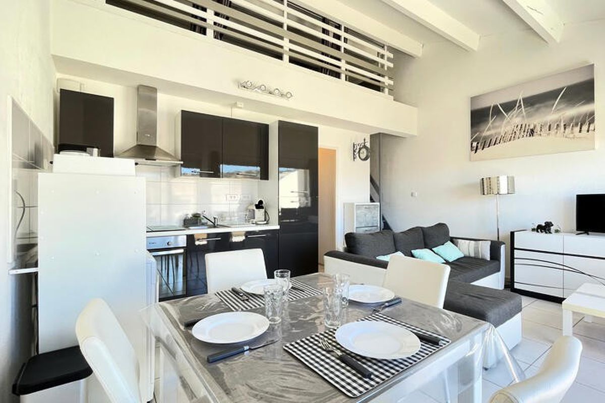 1 Pièce 6 Personnes