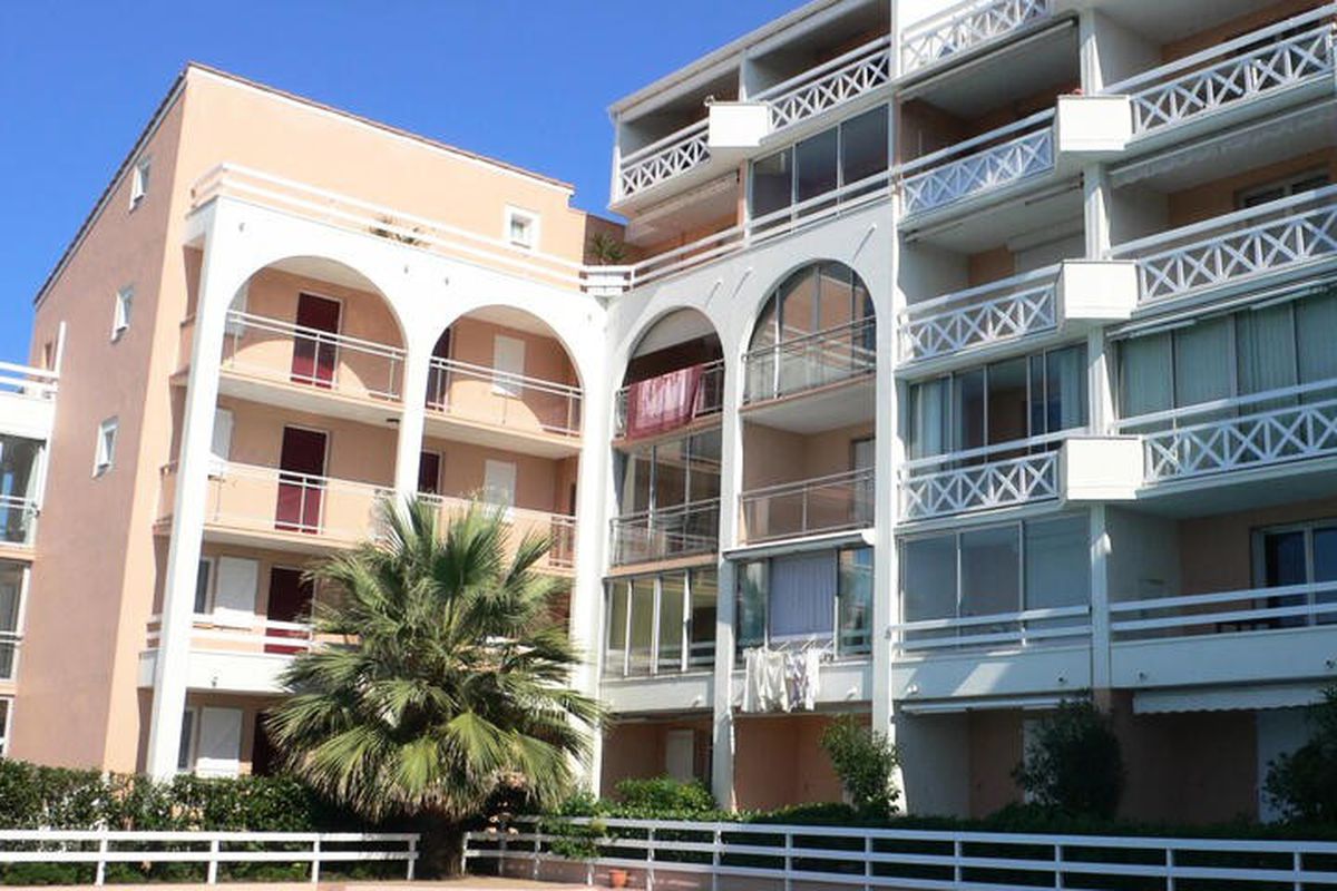 1 Pièce 4 Personnes