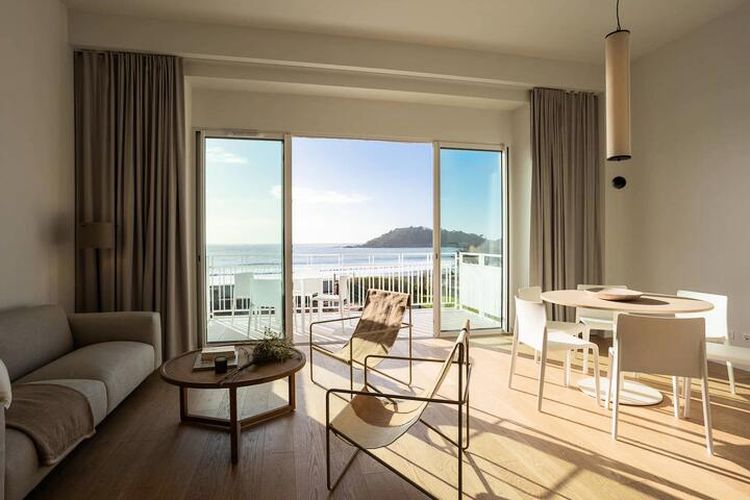 LES MELOINES - T3 · Luxurious 2 Bedroom Seaside Ap